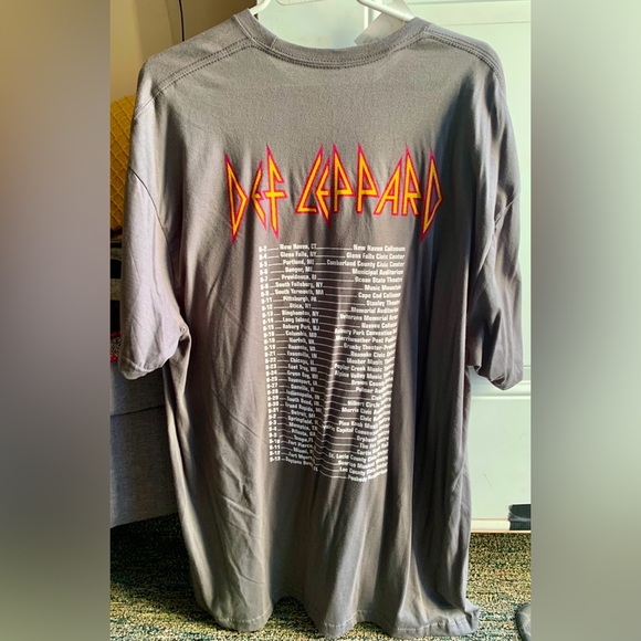 DEF LEPPARD Men’s Oversized Short Sleeve TShirt Dark Gray Size X-Large - Picture 4 of 6